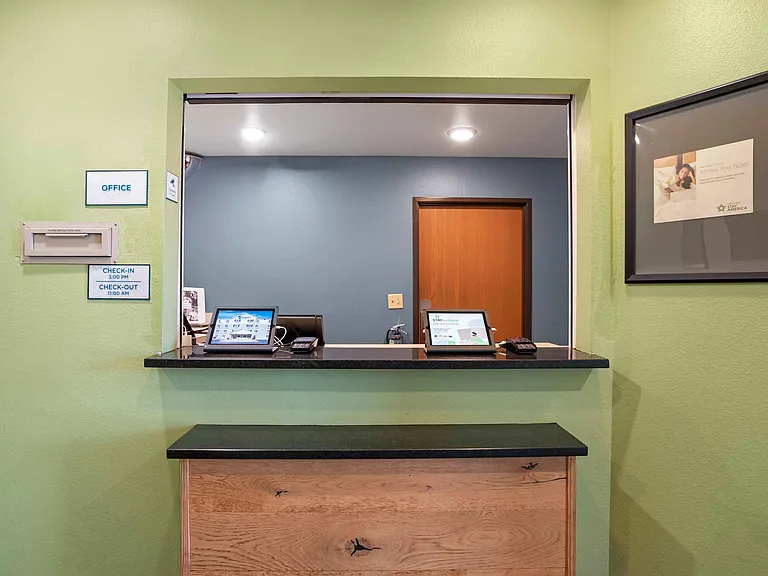 Lobby and Guest Check-in