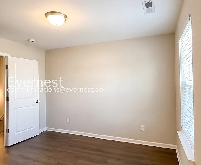 250 Tara Ct — Photo 13