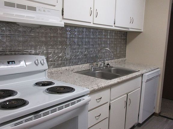 2nd image of 2801 Emerson Ave APT 14