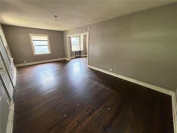 5th image of 206 S Hardy Ave
