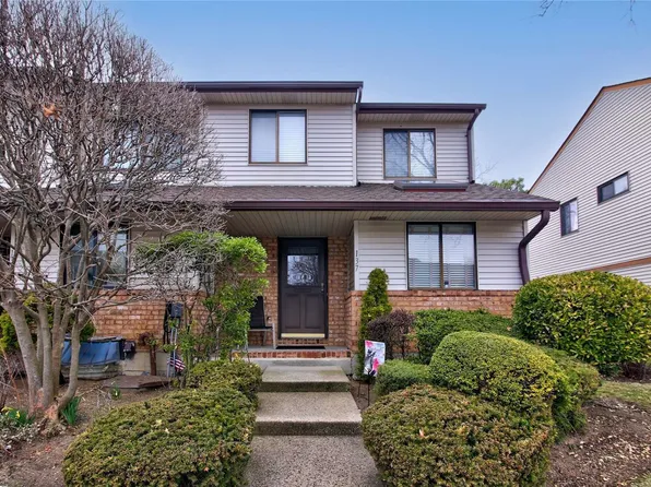 137 Laurel Lane #137, Wantagh, NY 11793