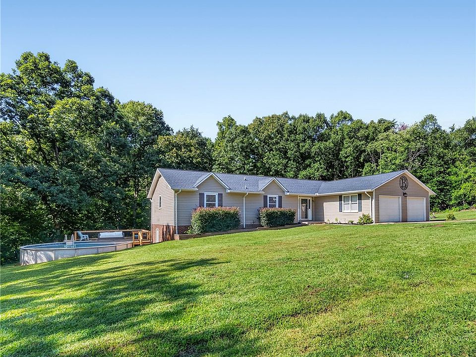 1st image of 180 Hillcrest Dr