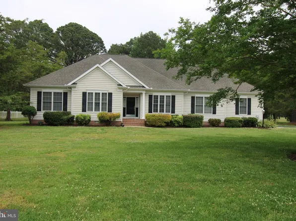 25392 Club Cir, Quantico, MD 21856