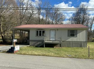 304 Spring Ave NE, Wise, VA 24293