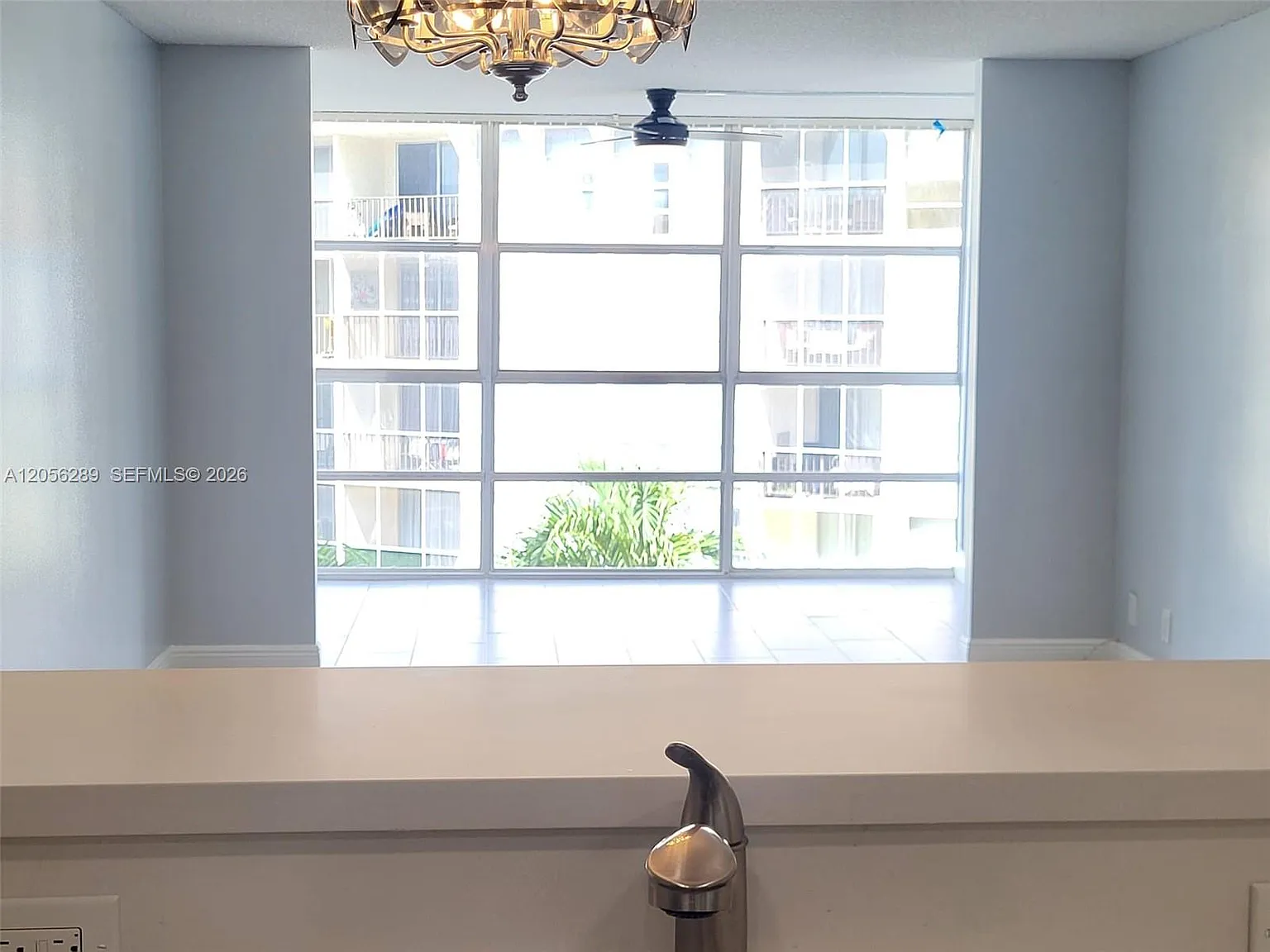 Desoto Park Condo — Photo 4