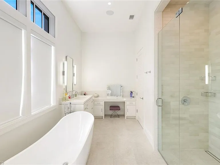 2904 Tiburon Blvd E — Photo 24