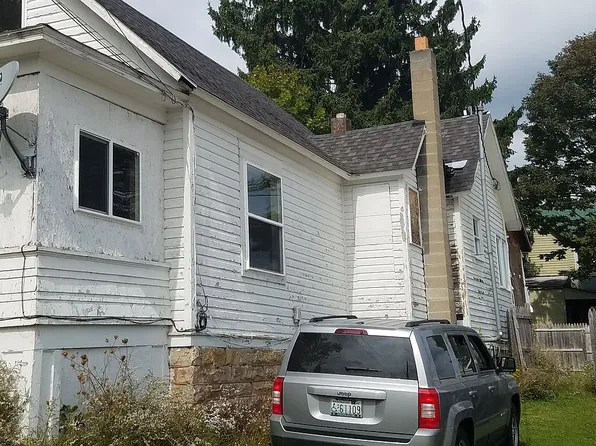 9 Thompson Ave, Bradford, PA 16701