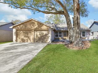 426 N Compass Rose Cir, Crosby, TX 77532