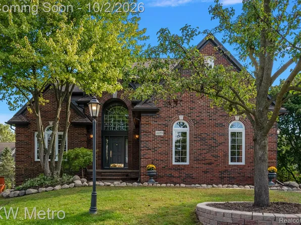 3379 Seminole Ct, Rochester Hills, MI 48309
