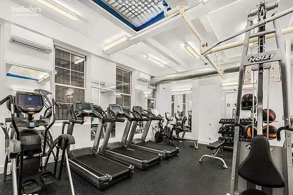 Sold by Sotheby's International Realty | media 29