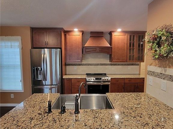 3rd image of 34 Valle Dr