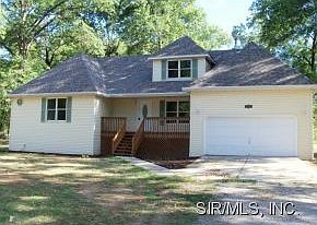 1st image of 26 Rebecca Dr