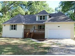 26 Rebecca Dr photo 1