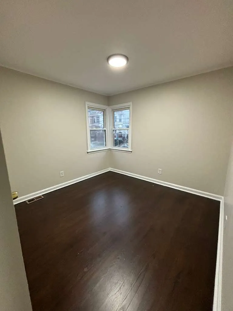 2 bed, 800 sqft, $1,750 — Photo 2