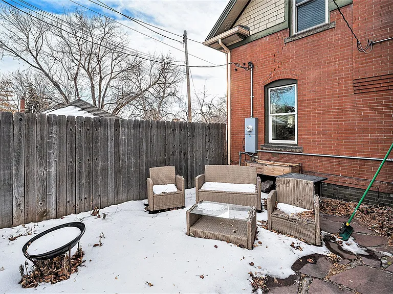 2428 Grove St — Photo 18
