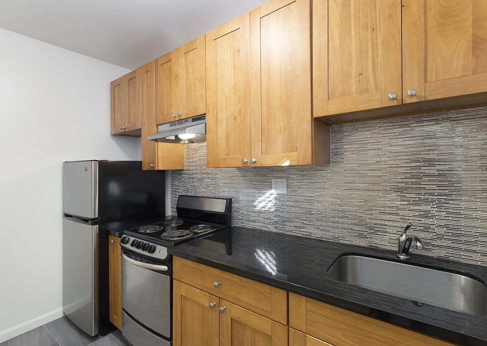1st image of 524 Guerrero St