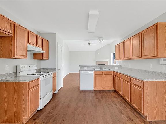 2nd image of 1121 Urban Dr