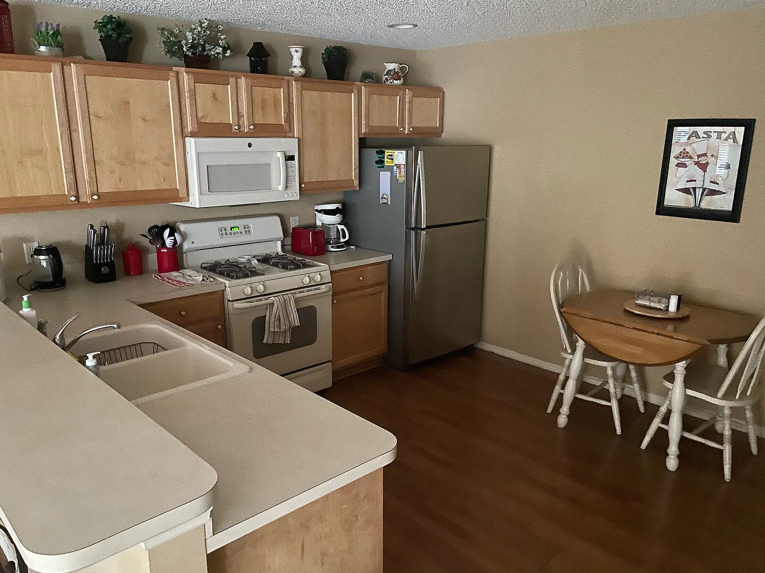 2 bed, 1200 sqft, $2,250 — Photo 4