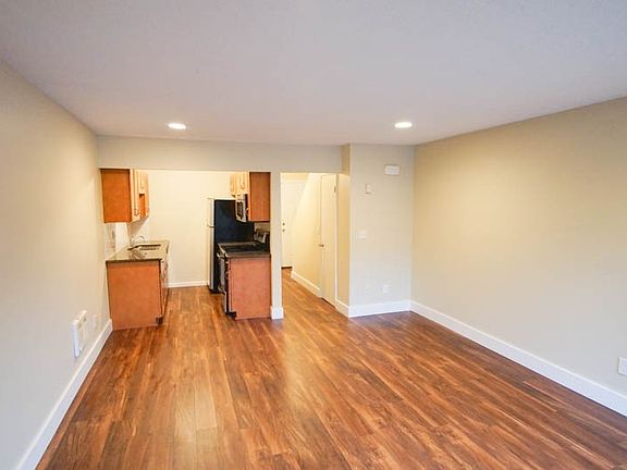 5th image of 1625 SE Bidwell St APT 2