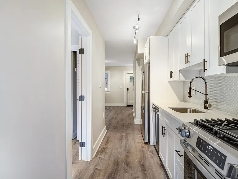 1526 2nd St SW — Photo 5