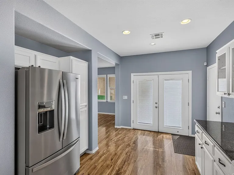 8528 Myrsine Ct — Photo 12