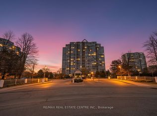 3 Rowntree Rd E #607, Toronto, ON M9V 5G8