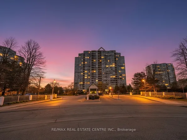 3 Rowntree Rd E #607, Toronto, ON M9V 5G8