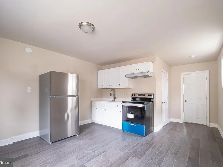 124 Robbins Ave #A — Photo 4
