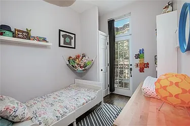 Sold by Avenue Sotheby's International Realty