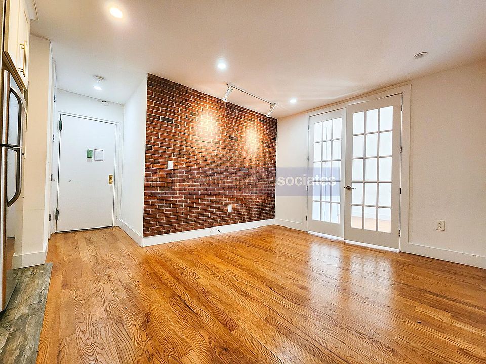 1st image of 44 Bennett Ave APT 3B