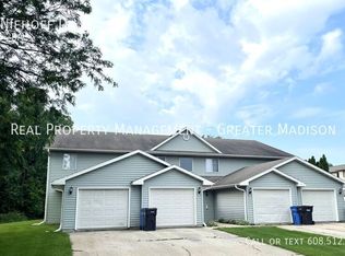 96 Niehoff Dr, Fall River, WI 53932