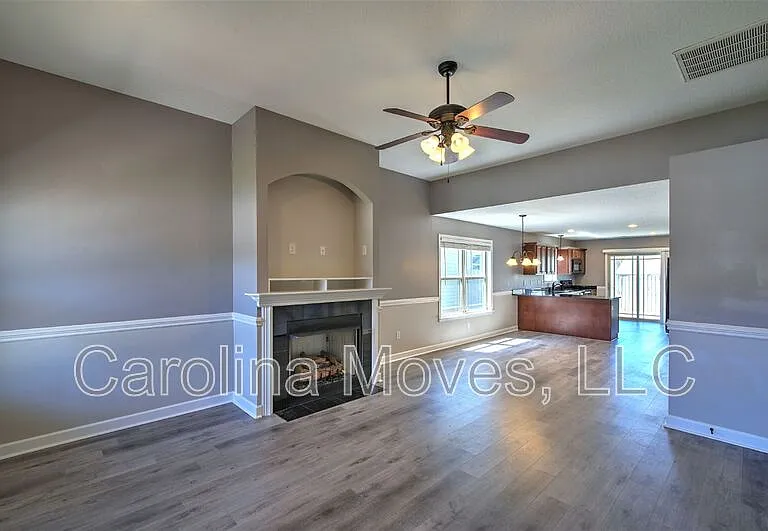 415 Aniken Cir — Photo 4