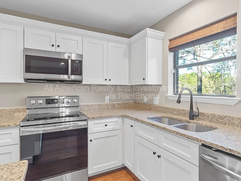 1315 Grandview Dr — Photo 8