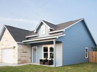 306 String Prairie Way, Smithville, TX 78957