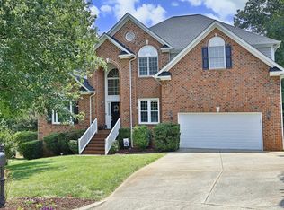 107 Rivergreen Ct, Cary, NC 27518