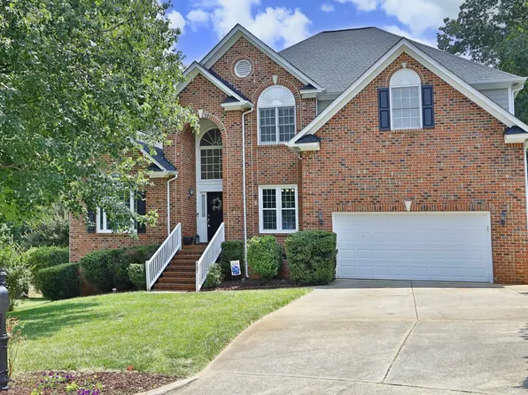 107 Rivergreen Ct, Cary, NC 27518