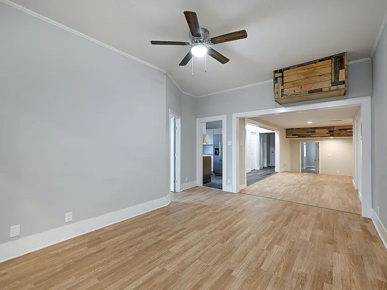 2511 San Gabriel St — Photo 7