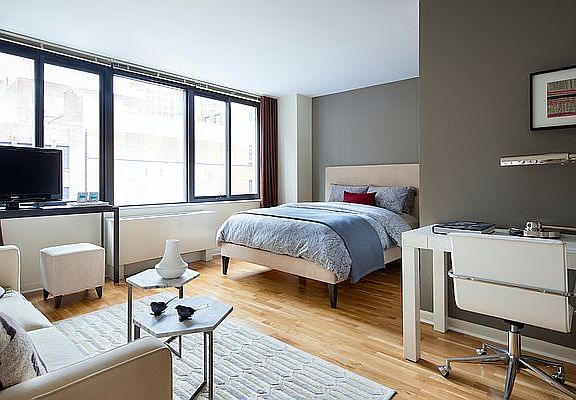 3rd image of 535 W 23rd St Space H2b