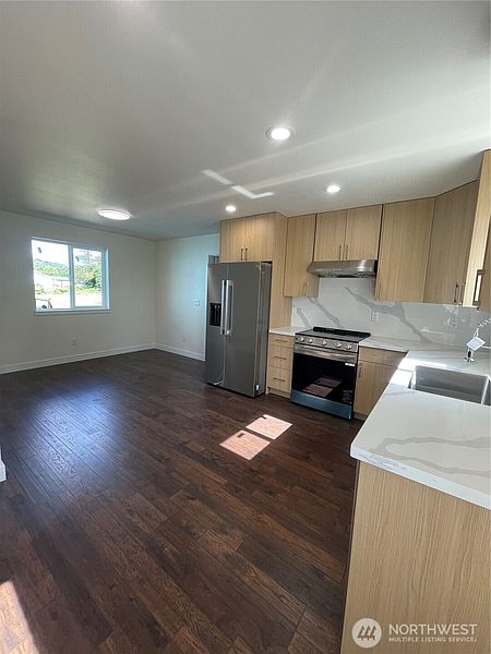 5th image of 205 7th Street