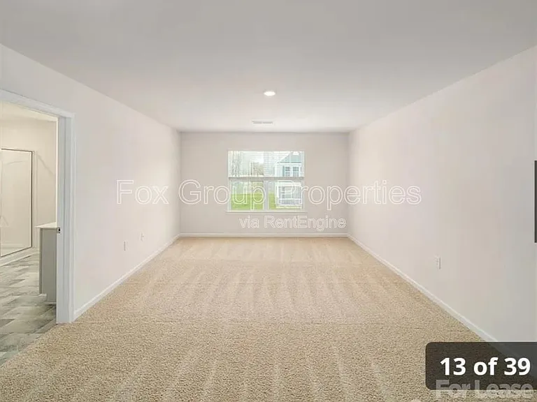 132 Scotsway Ct — Photo 12