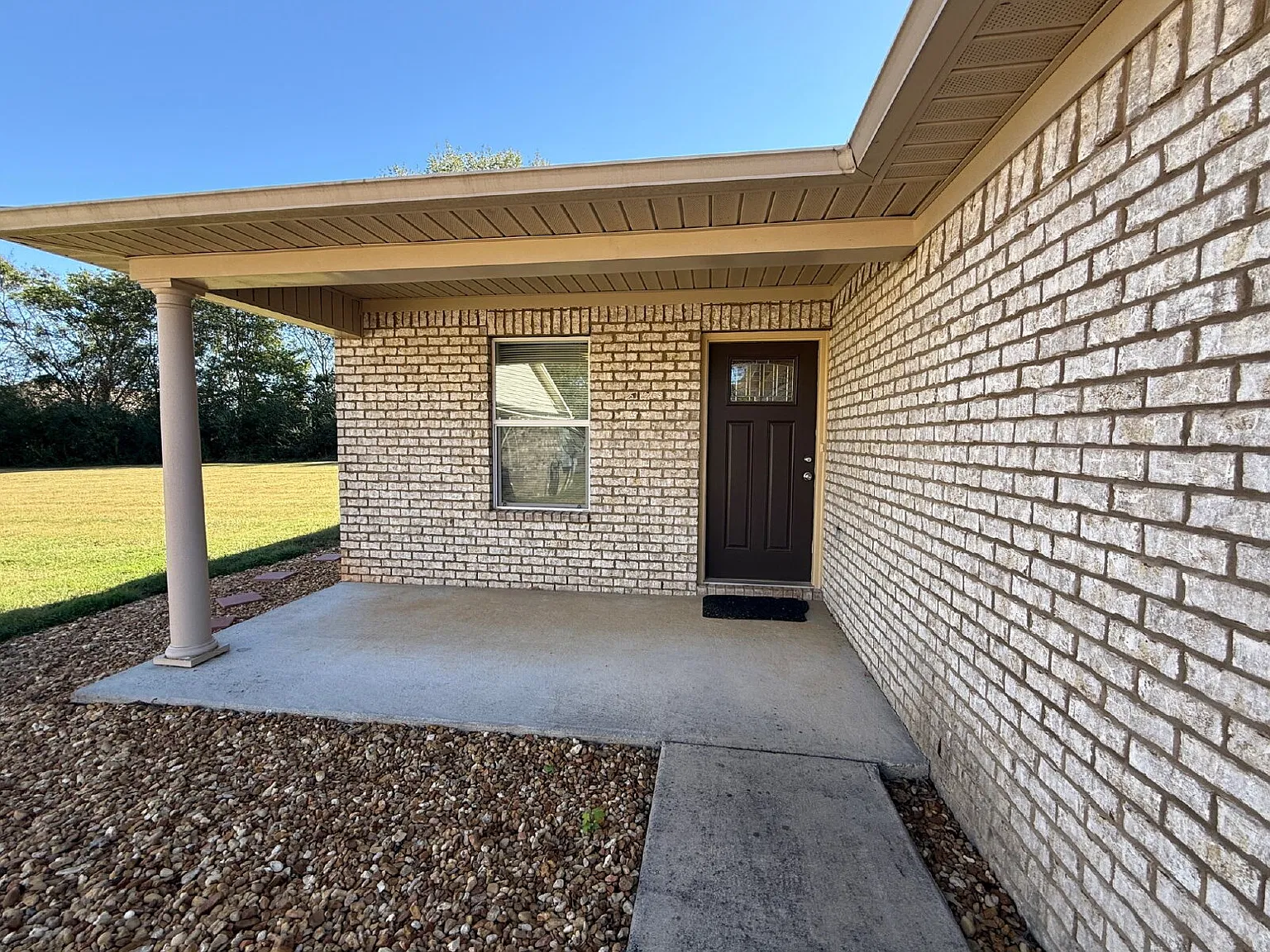 2 bed, 2.0 bath, 888 sqft, $1,295 — Photo 2