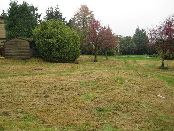 4th image of 1366 92nd Ave NE