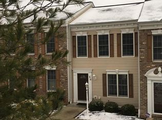 90 Castleview Dr, Mc Kees Rocks, PA 15136