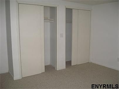 4th image of 35 Parkwood St