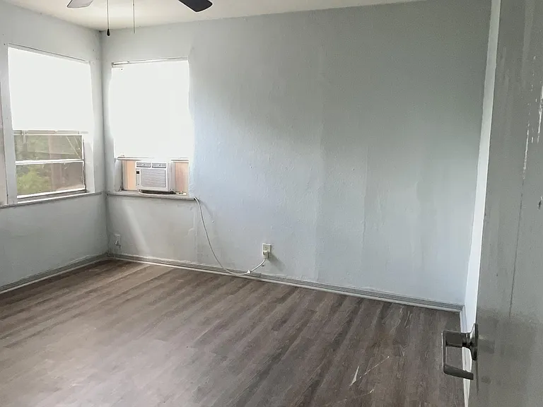 2306 Harlem St — Photo 3