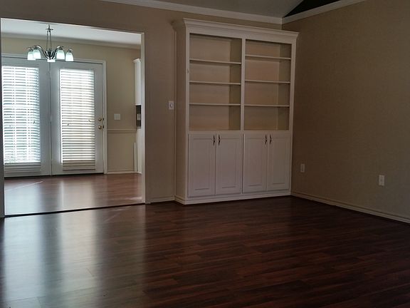 417 Northern Oak Living Rm_01182016