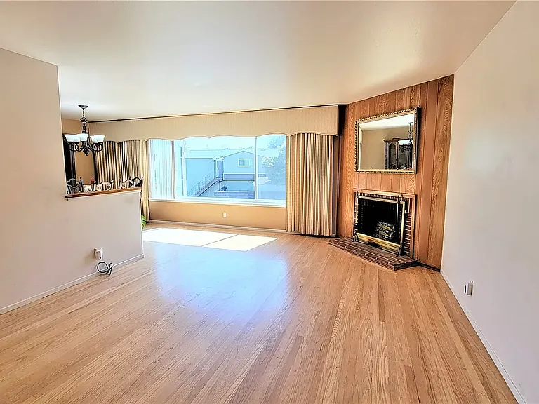 606 S Hill Blvd — Photo 3