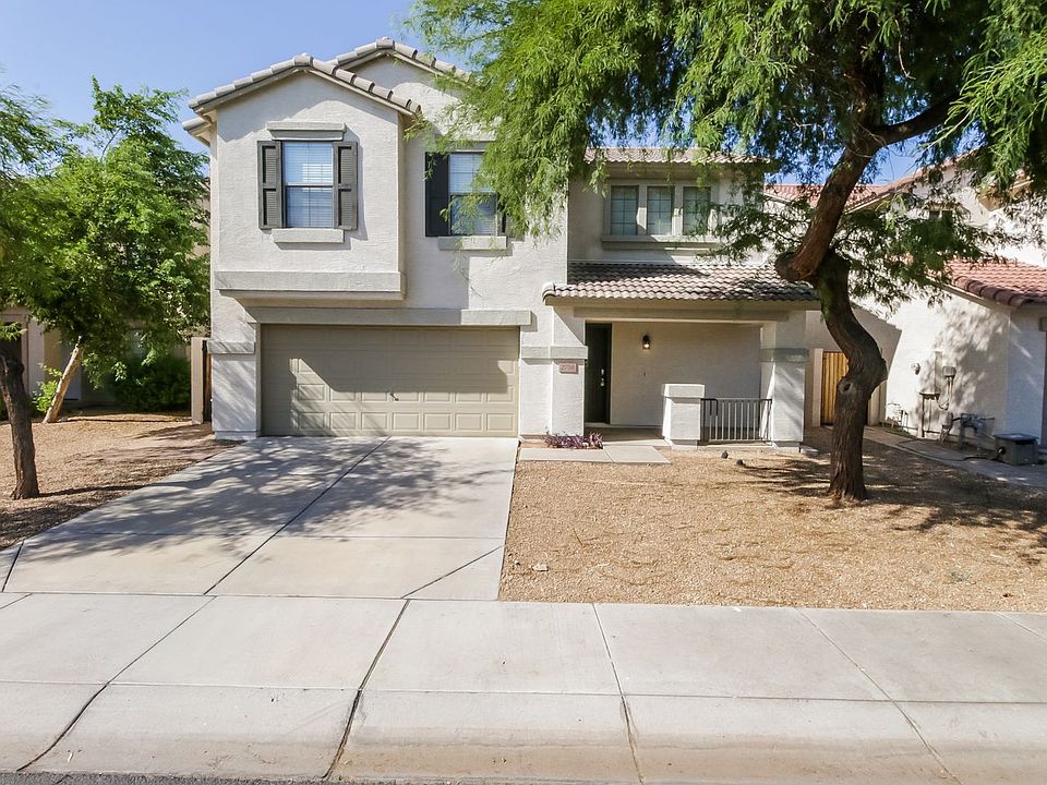 1st image of 2738 E Catalina Ave