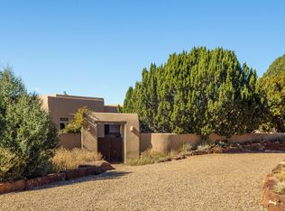 14 Chapala Rd, Santa Fe, NM 87508