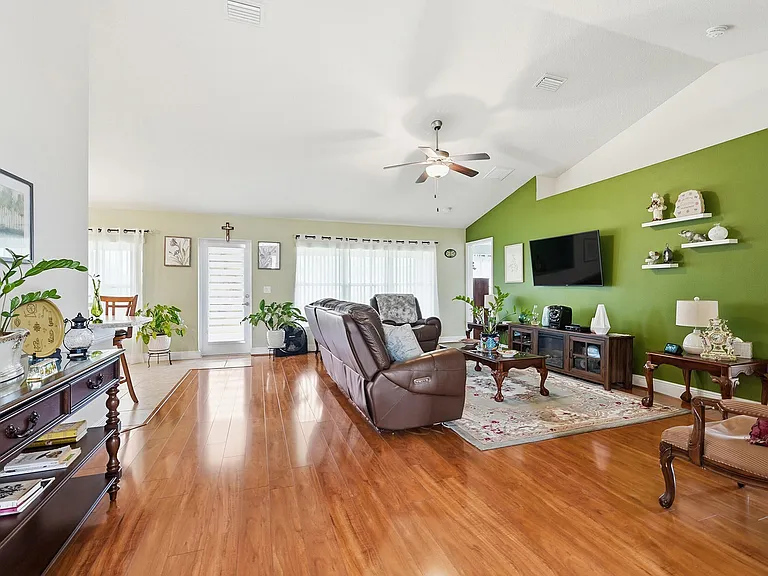 5923 NW Brianna Ct — Photo 12